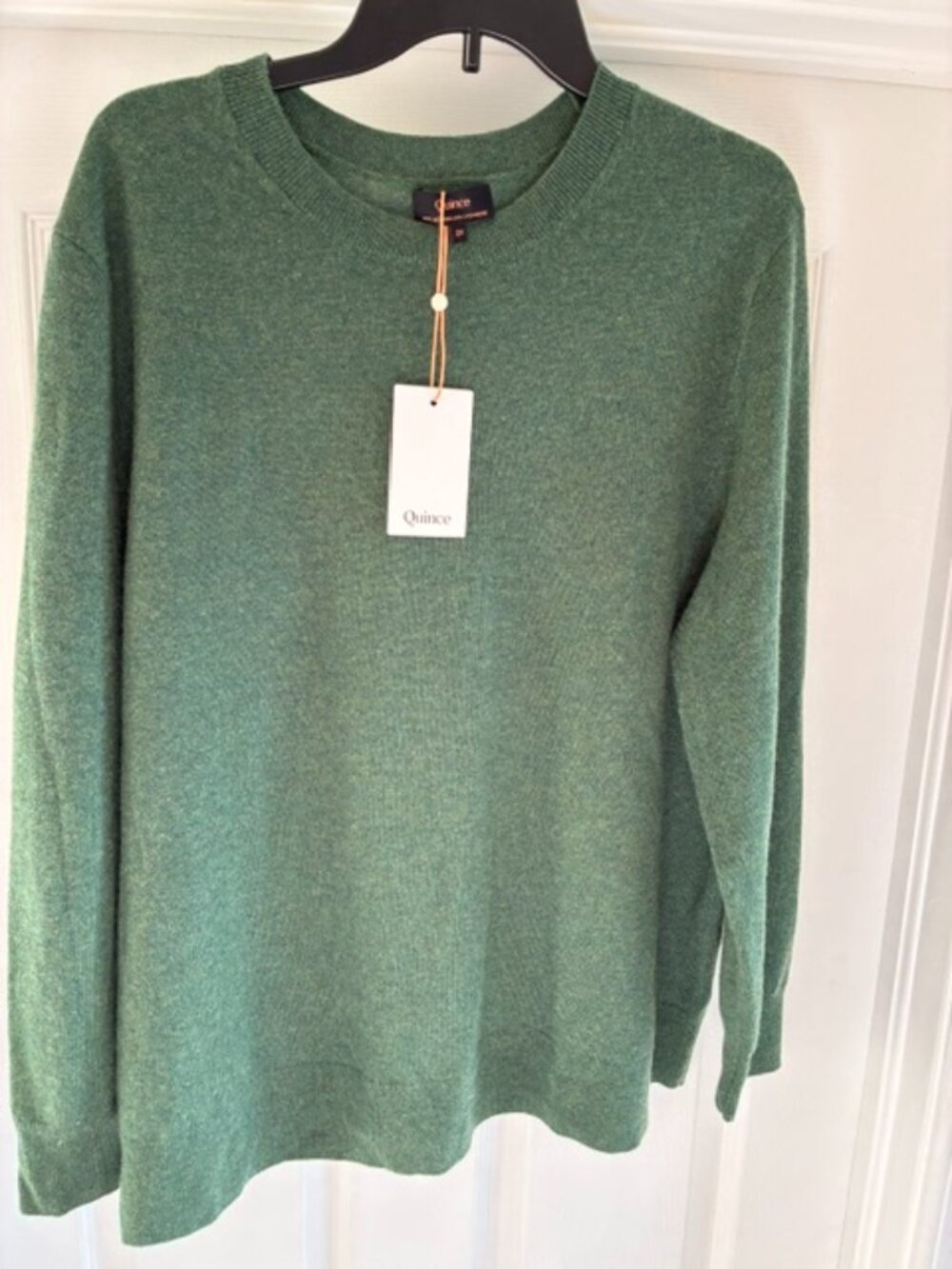 Quince NWT men's 100% cashmere olive green sweater